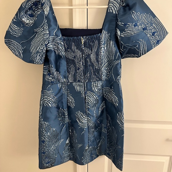 Lilly Pulitzer Spring 2025 Elegant Blue Puff Sleeve Jacquard Romper! Gorgeous! - Picture 4 of 5